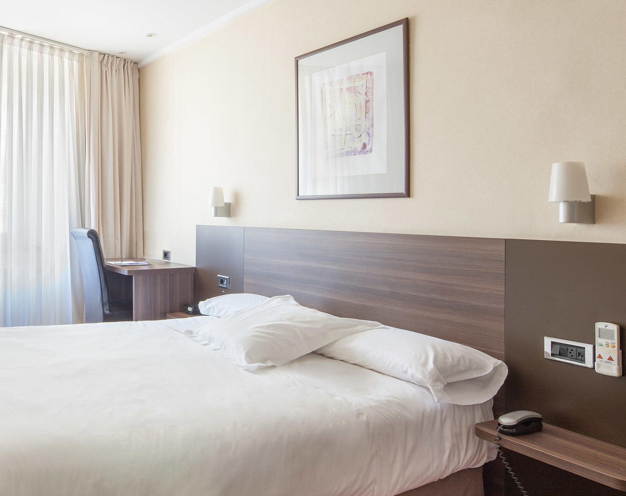 Hotel Yoldi Памплона Екстер'єр фото