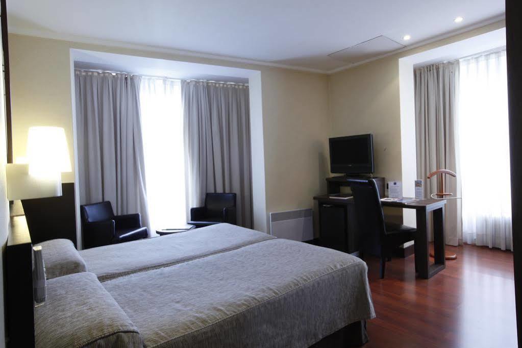 Hotel Yoldi Памплона Екстер'єр фото