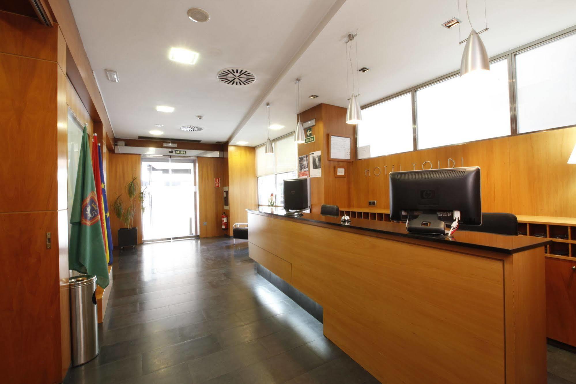 Hotel Yoldi Памплона Екстер'єр фото